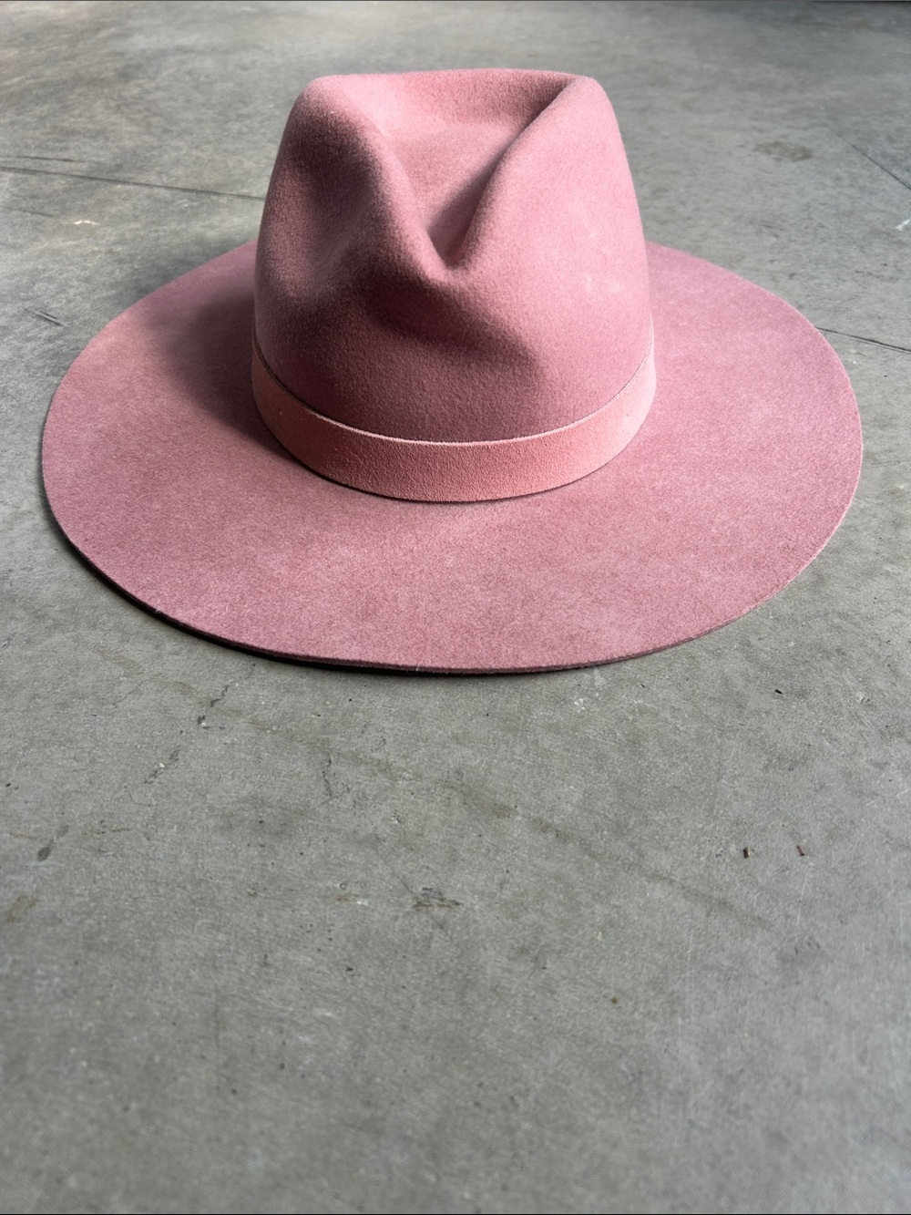 Women's 100% Wool Hat in Dusty Rose